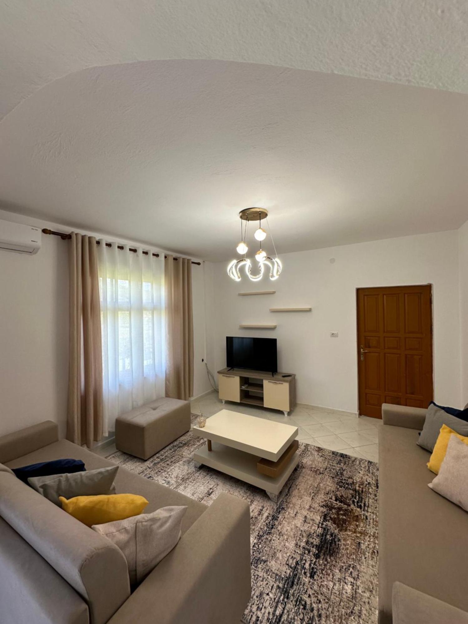 Vila Ardea Berat Buitenkant foto