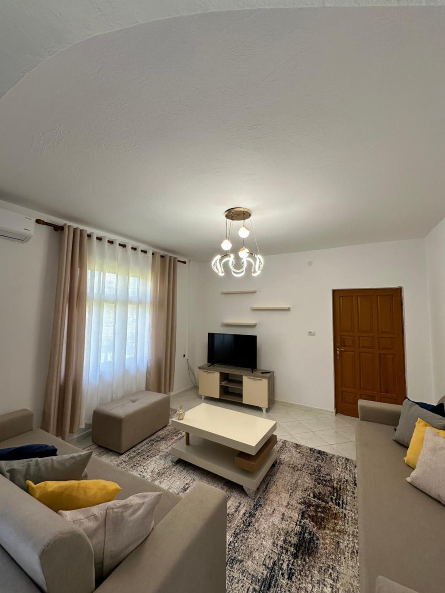 Vila Ardea Berat Buitenkant foto