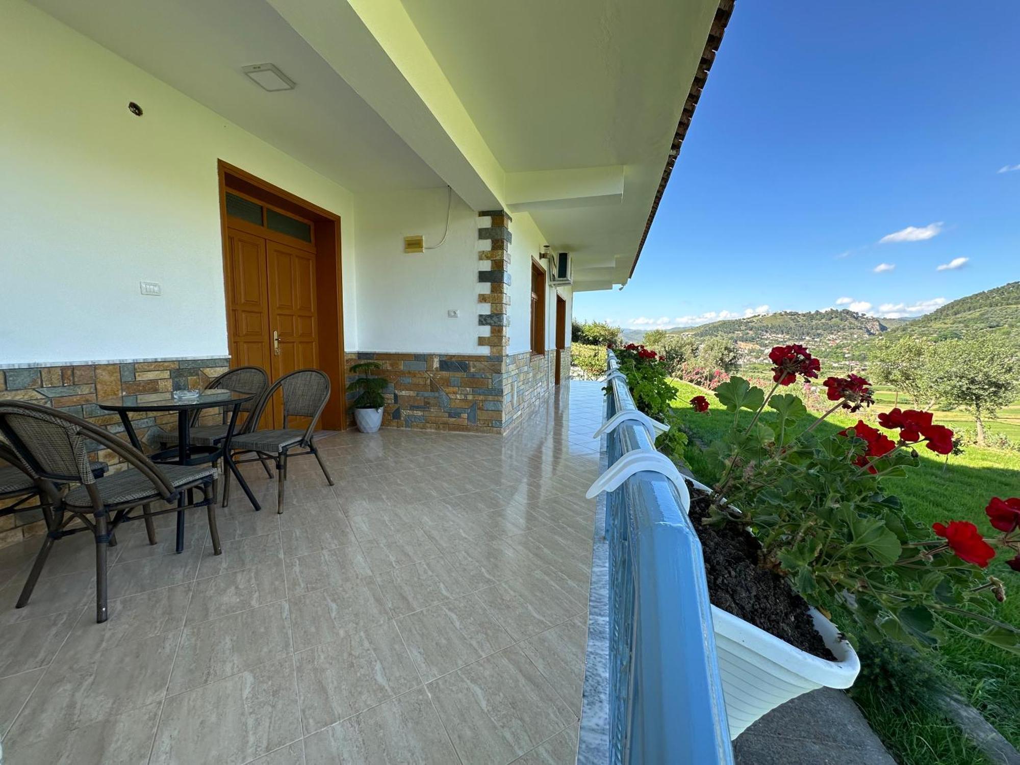 Vila Ardea Berat Buitenkant foto